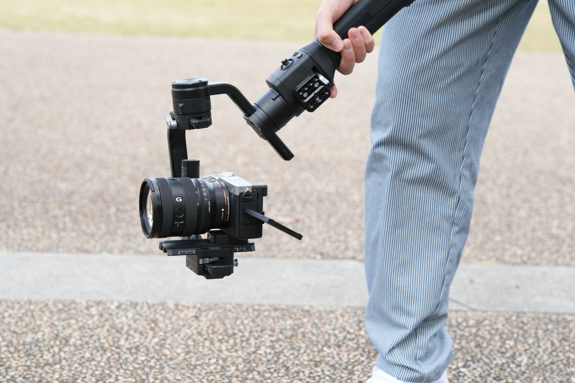 Alpha-Universe-Sony-SEL2070G_ILC-E-7CL_Gimbal.jpg